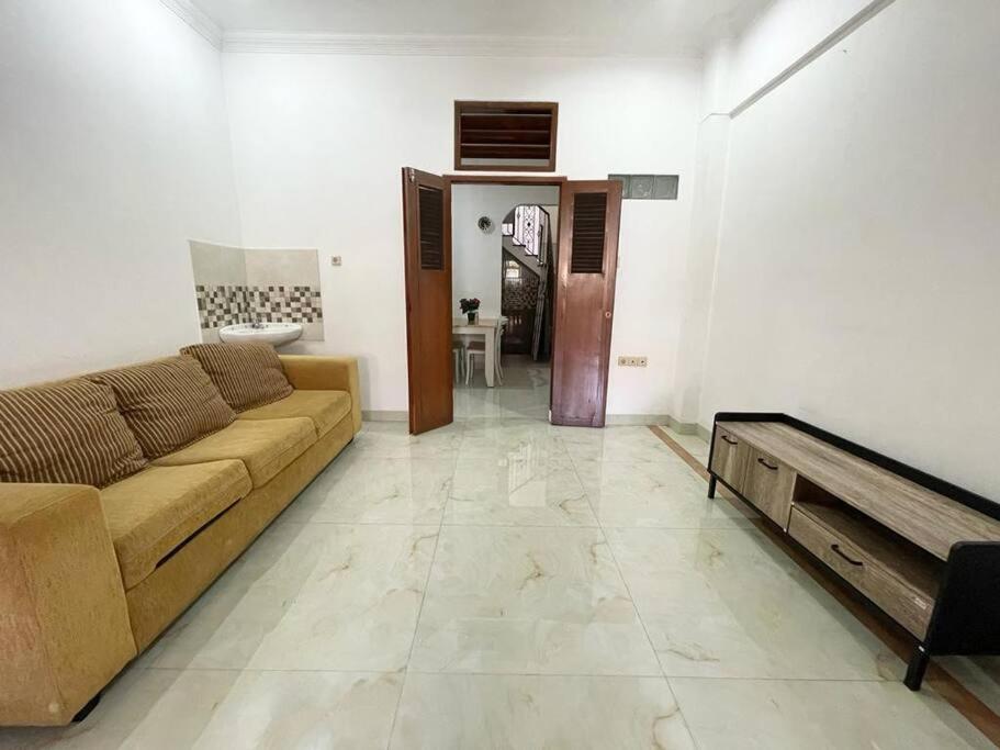 Suitetrails - A Three Story House in City Center