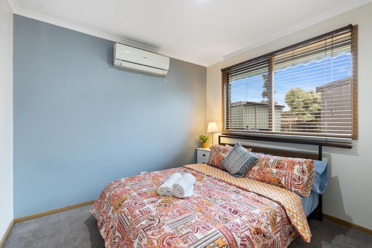 Woodgrove Penthouse - 36 min drive to MEL airport - Housity