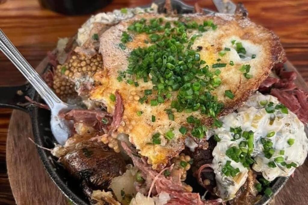 Museum District Apt Retreat w/BBQ Patio and Pool - Housity