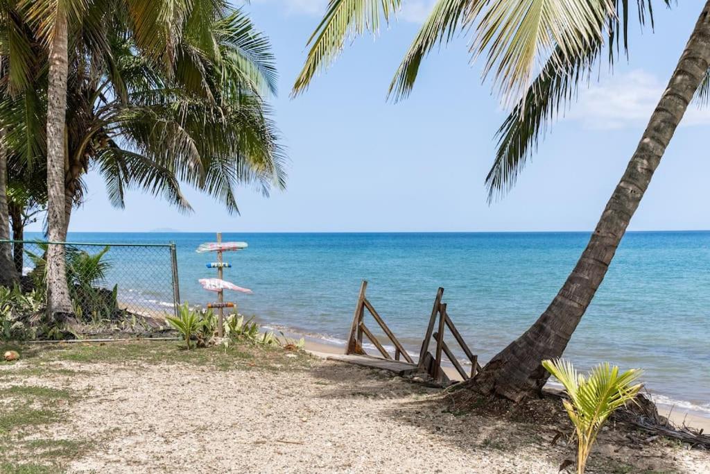 Beautiful Ocean Front Villa - Housity