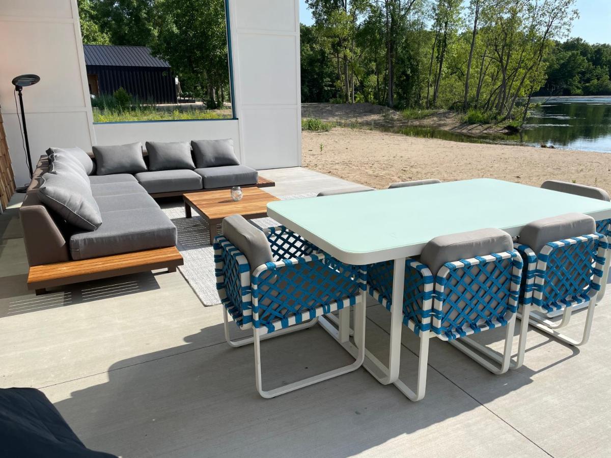 Blu-na Sands - Housity