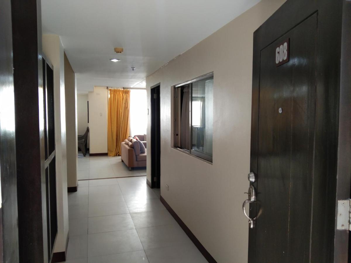 Suitetrails - Diamond Suites 5 Bedroom Apartment 608 near Ayala Cebu