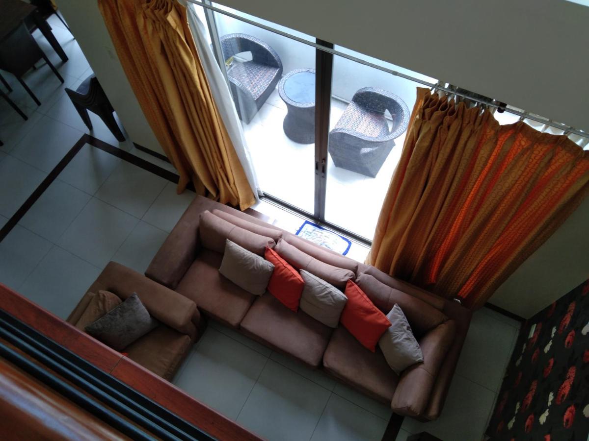 Suitetrails - Diamond Suites 5 Bedroom Apartment 608 near Ayala Cebu