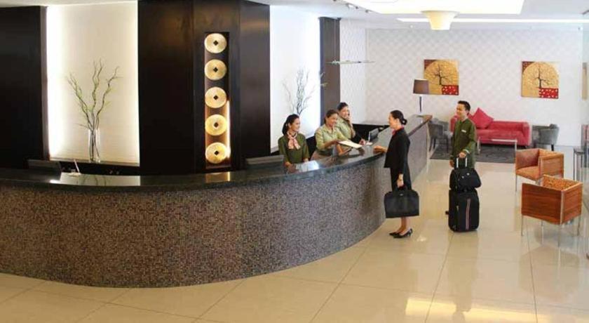 Suitetrails - Diamond Suites 5 Bedroom Apartment 608 near Ayala Cebu