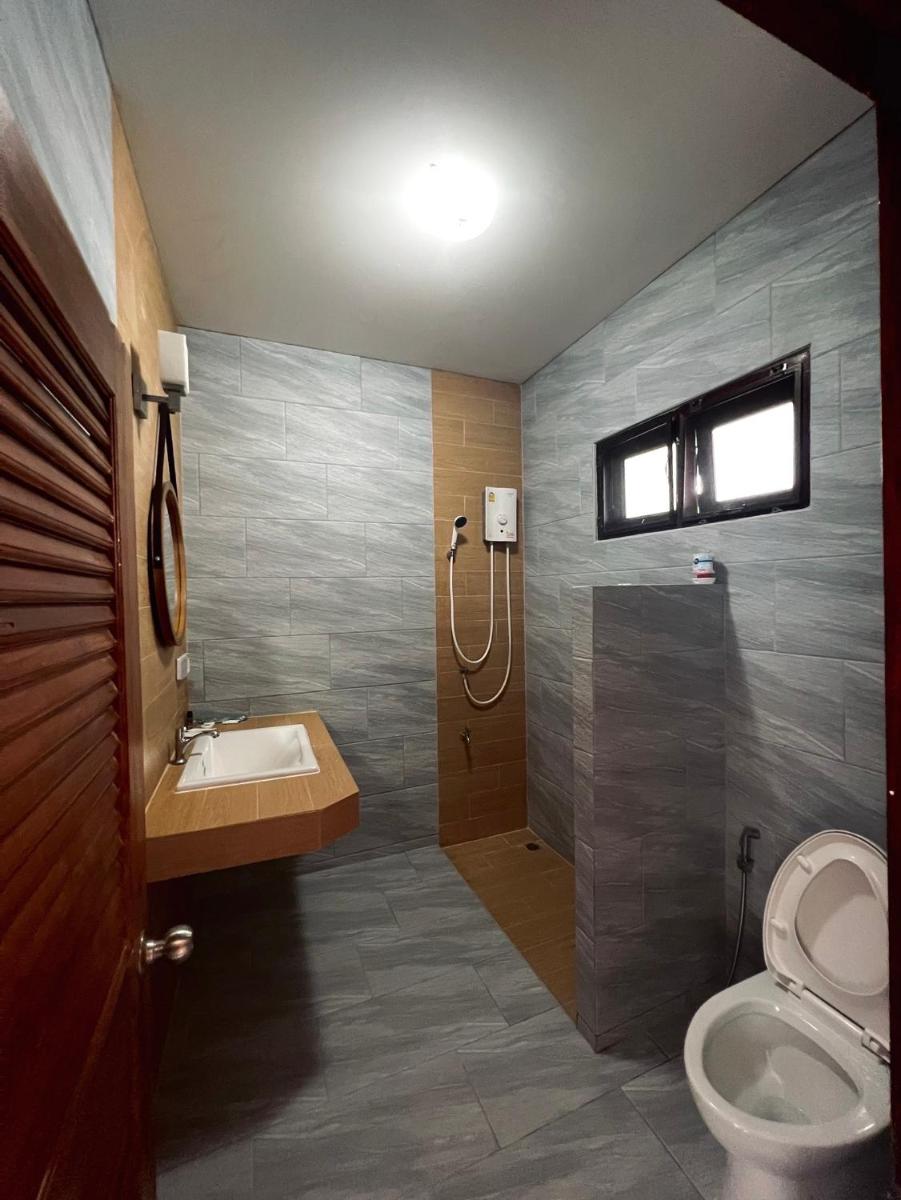 เทียนหอม อัมพวา รีสอร์ท - Housity