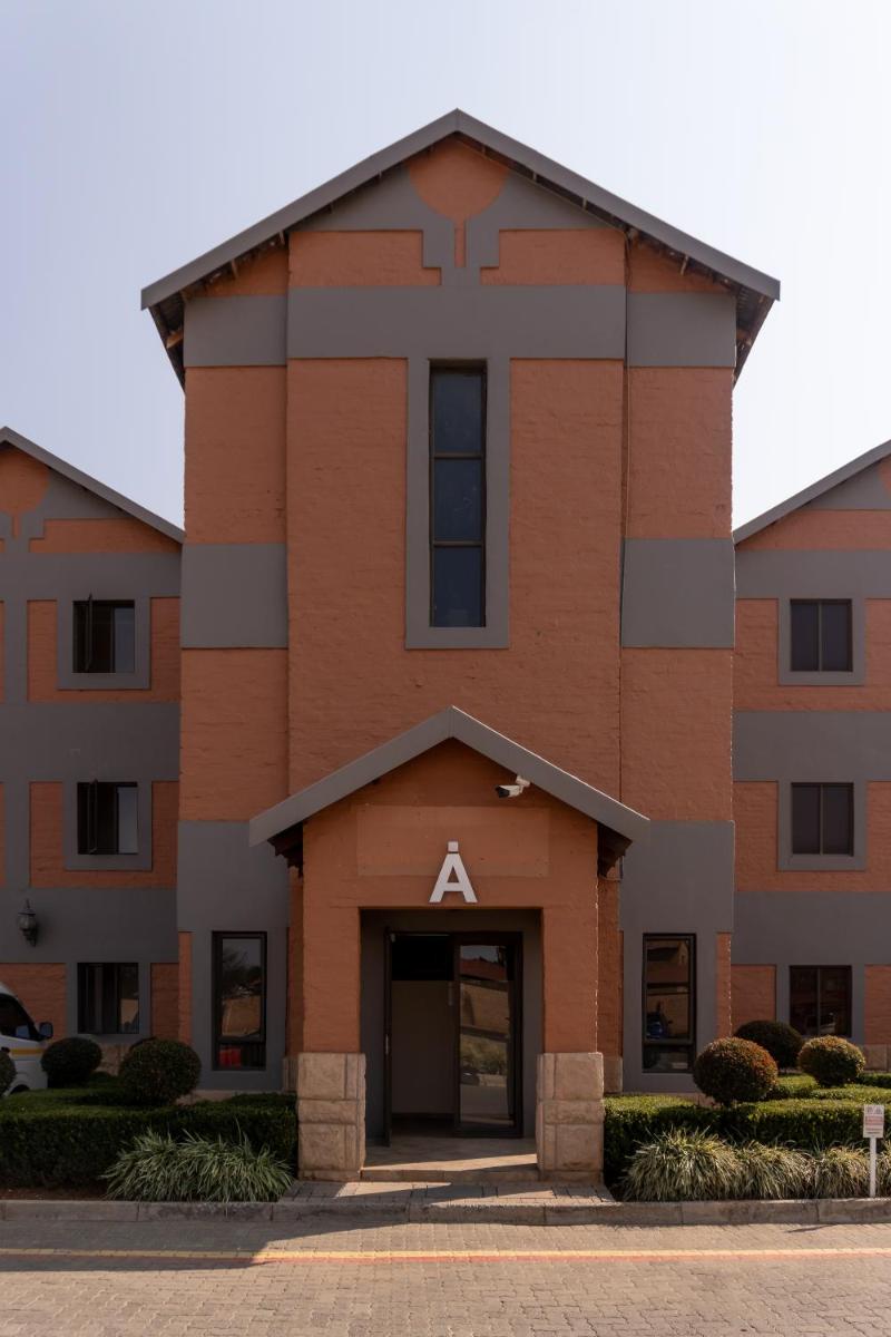 Best overnight with free WiFi. Modern & private - Housity