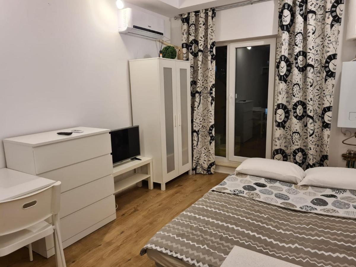 Cosmopolis Studio 1 - Housity