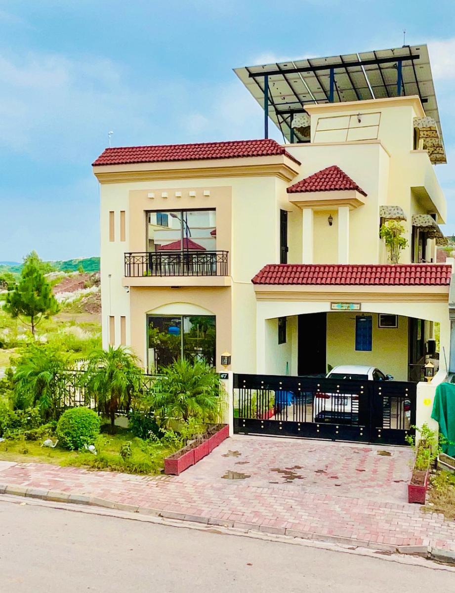 Suitetrails - Cheerful 1 Bedroom Spacious Apartment With Rooftop Open View