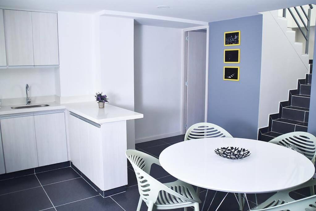 Apartamento de 3 habitaciones con jacuzzi deluxe! - Housity