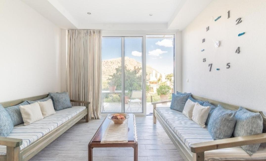 The Holiday House 2 - Housity