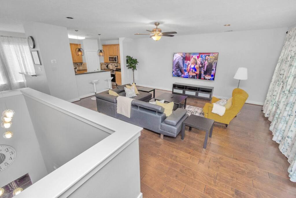 Cheerful 2 BdRoom Home Med Center/Museum District. - Housity