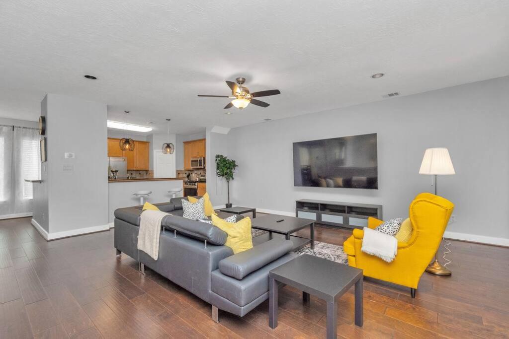 Cheerful 2 BdRoom Home Med Center/Museum District. - Housity
