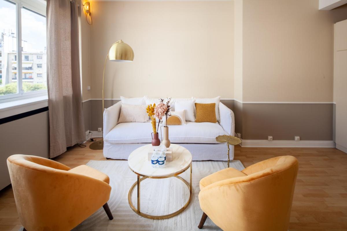 The Cozy Trocadero - Housity