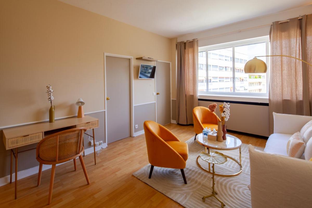 The Cozy Trocadero - Housity
