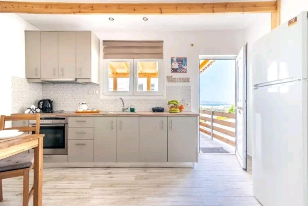 The Holiday House 3 - Housity