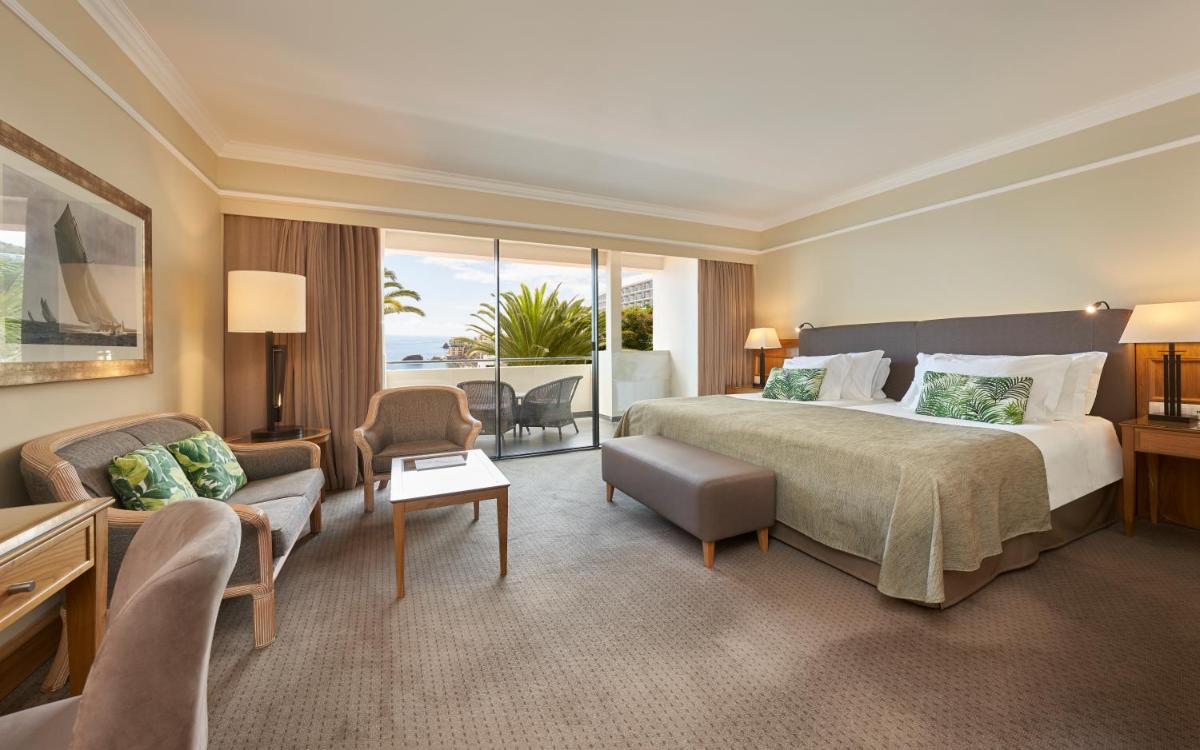 Uma cama ou camas num quarto em The Cliff Bay - PortoBay