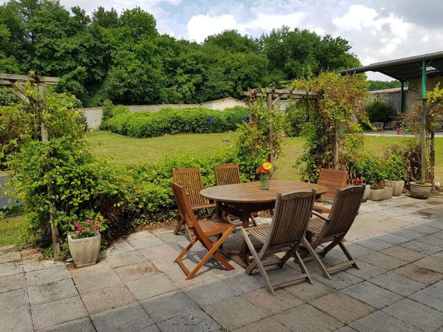 Suitetrails - Country 4 bed house with private heated pool