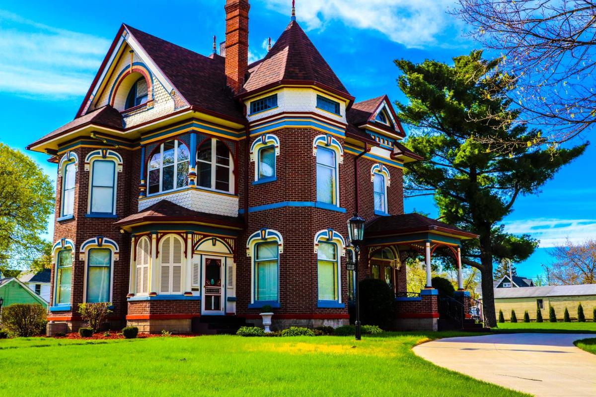 Queen Anne Bed and Breakfast - Housity