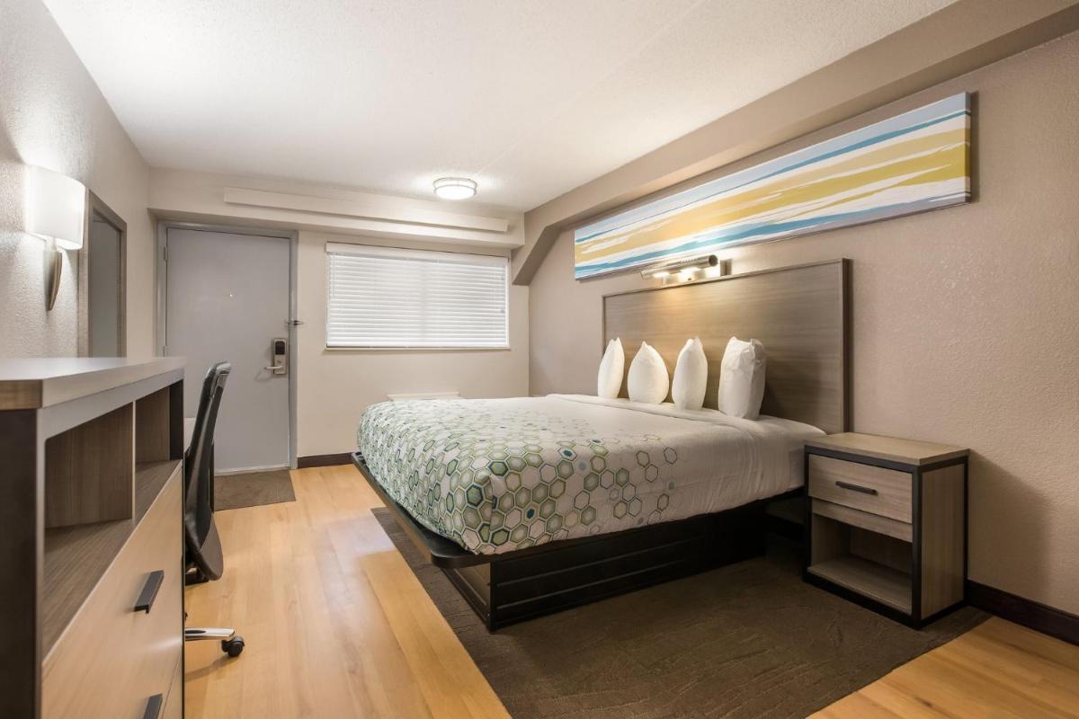 HomeTowne Studios by Red Roof Princeton - Ewing/ Lawrenceville - Housity