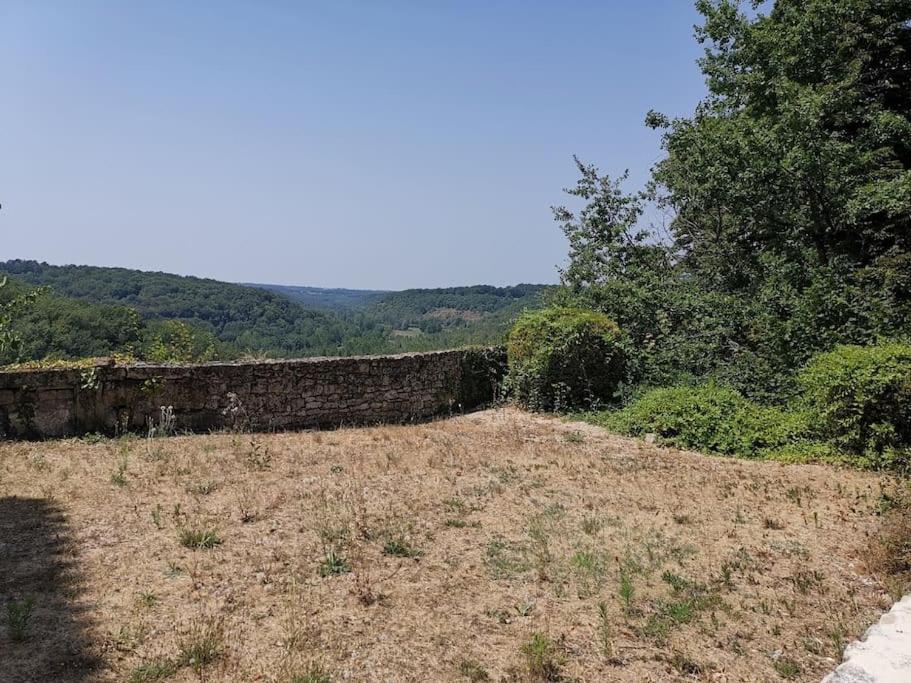 Medieval castle full of charm to rent - Housity