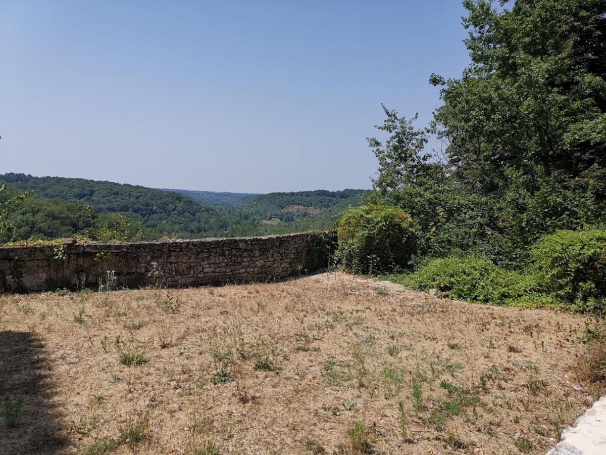 Medieval castle full of charm to rent - Housity