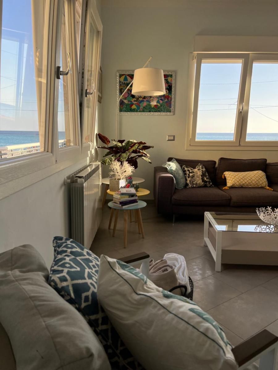 236 tonnarella sea house - Housity