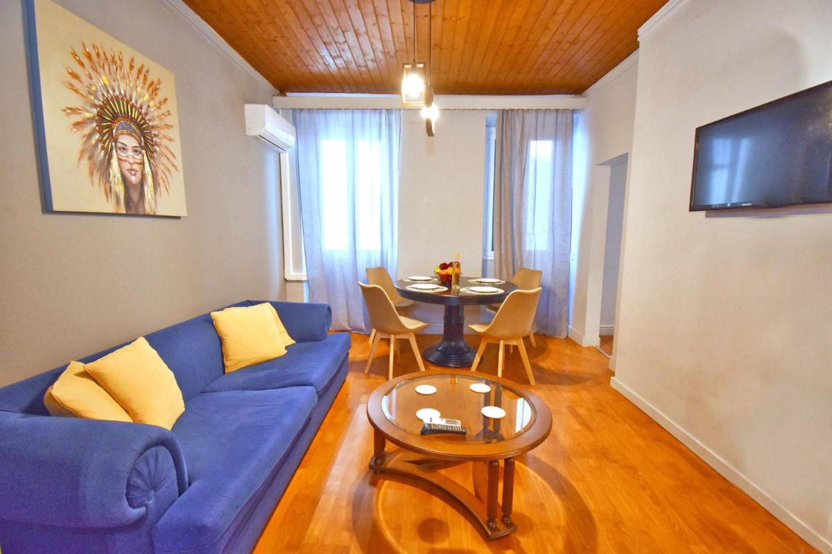Kantouni Liston House - Housity
