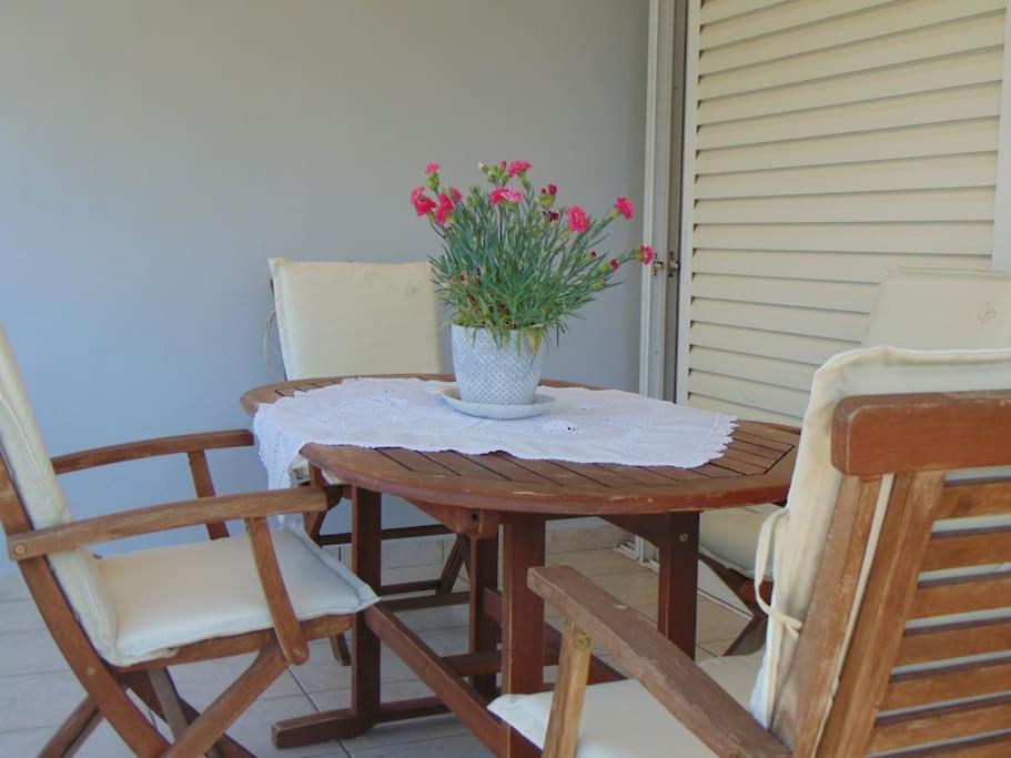 Suitetrails - Lovingly restored apartment Galatsi