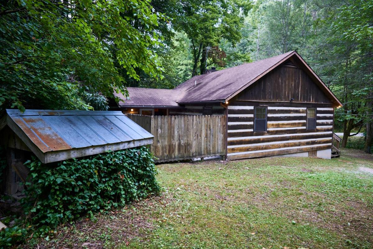 A Cabin In The Woods - Housity