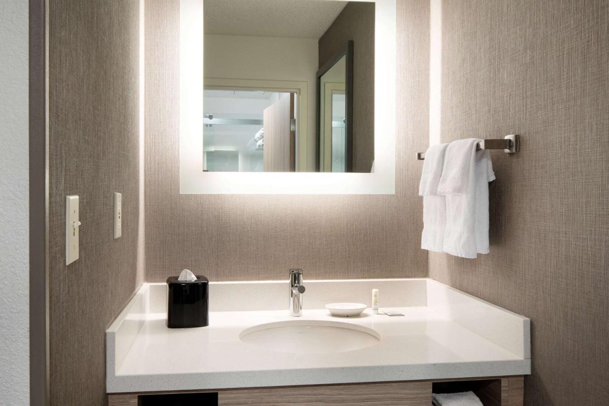 Sonesta Select Seattle Renton Suites - Housity