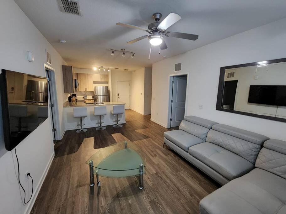Cozy Apartments by Universal Studios Florida - Housity