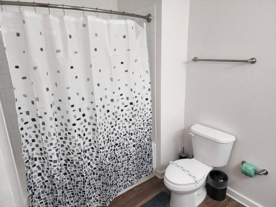 Cozy Apartments by Universal Studios Florida - Housity