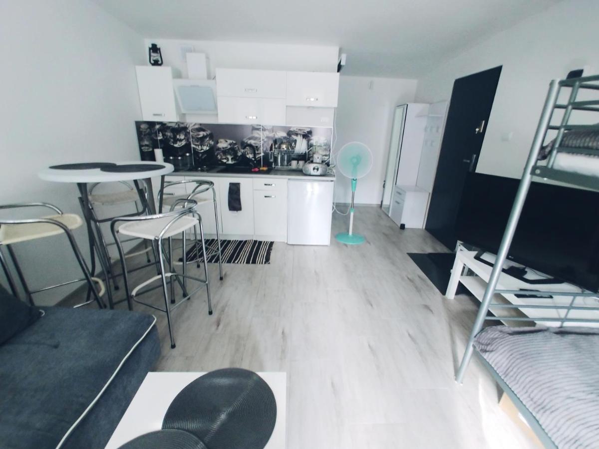 Pawilon nr.6 - Housity