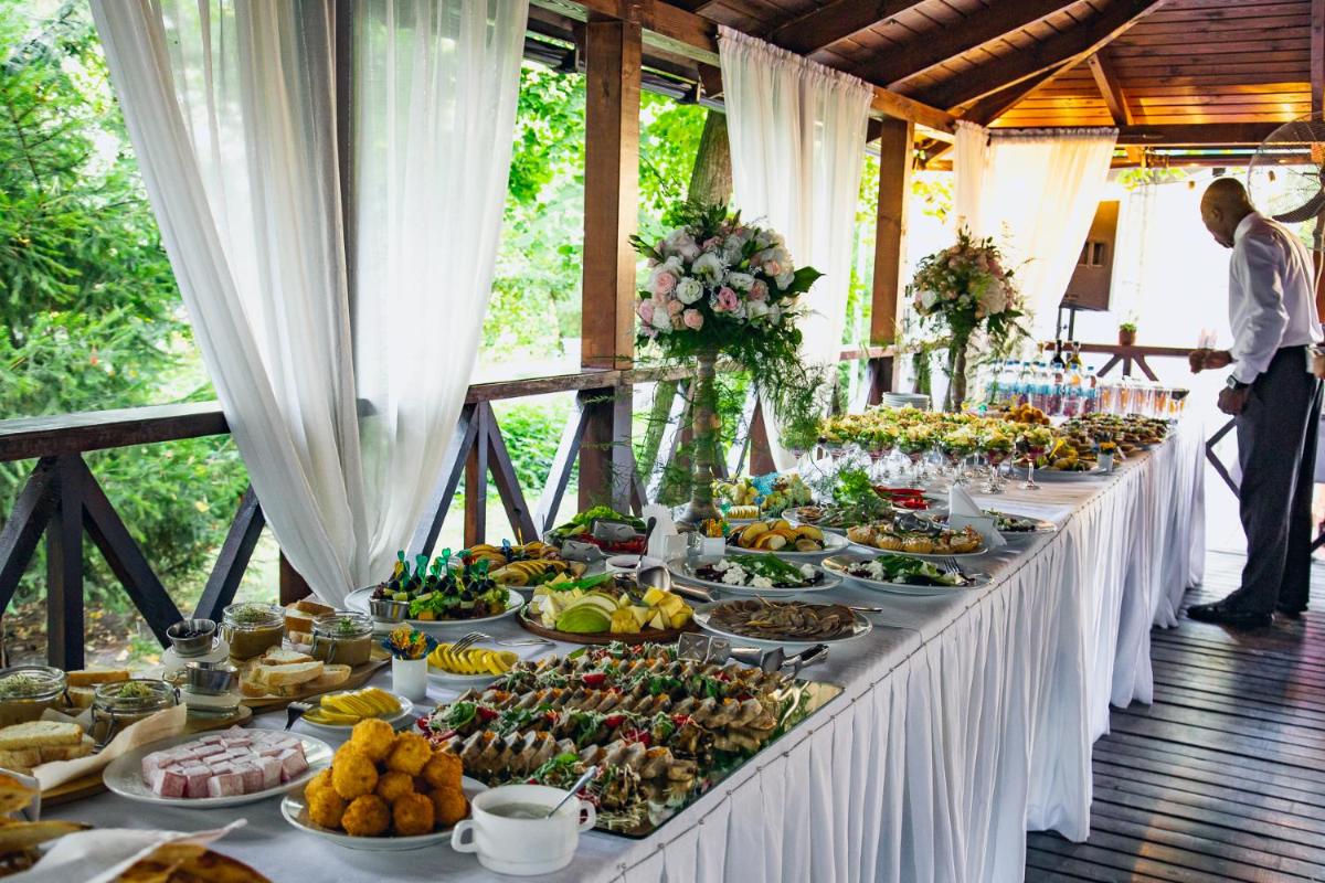 Ukraina Hotel - Housity
