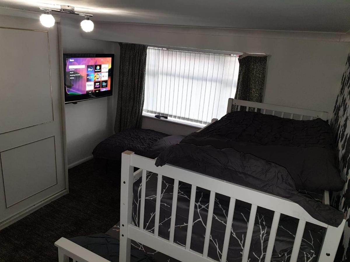 SS17 x Weekly or Monthly Offer 4 Business, family, contractors - Housity