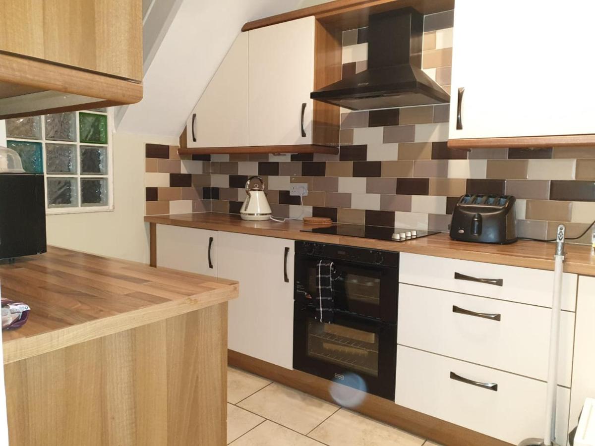 SS17 x Weekly or Monthly Offer 4 Business, family, contractors - Housity