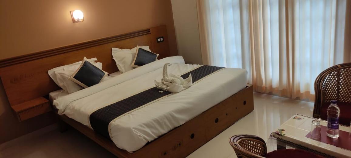White House Residency - Housity