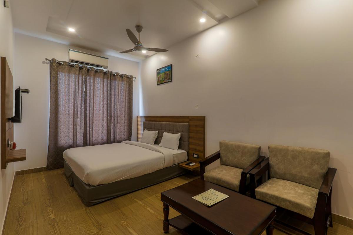 Hotel Global Inn Gold Lucknow - Housity