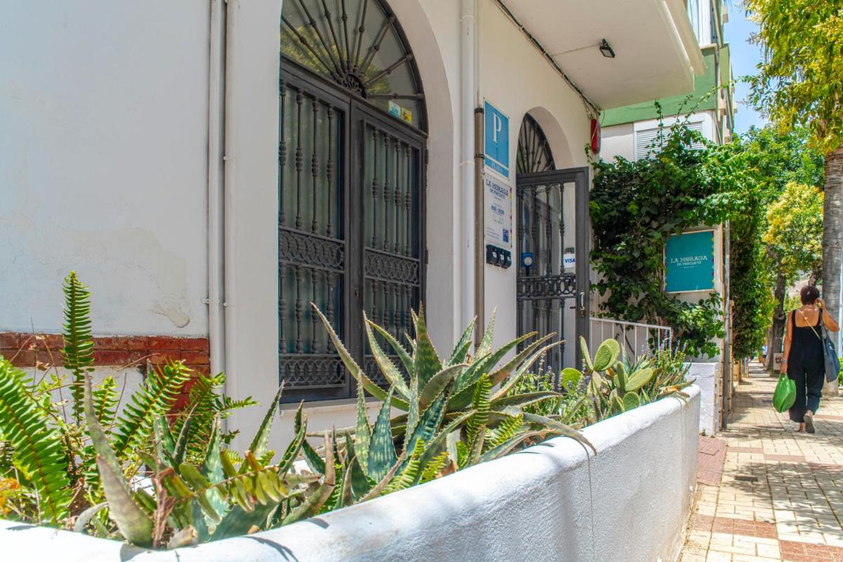 Suitetrails - La Moraga de Poniente Malaga Hostel