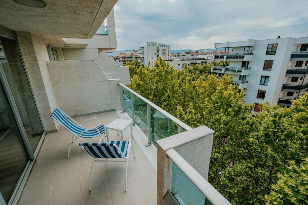 Un balcón o terraza de Blaumar Hotel