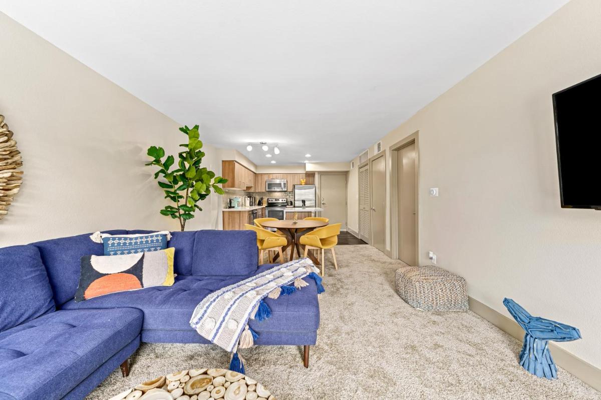 Suitetrails - Beautiful Beachside Apartment With Marina View
