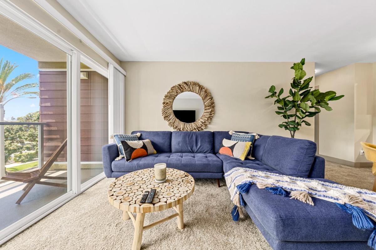 Suitetrails - Beautiful Beachside Apartment With Marina View