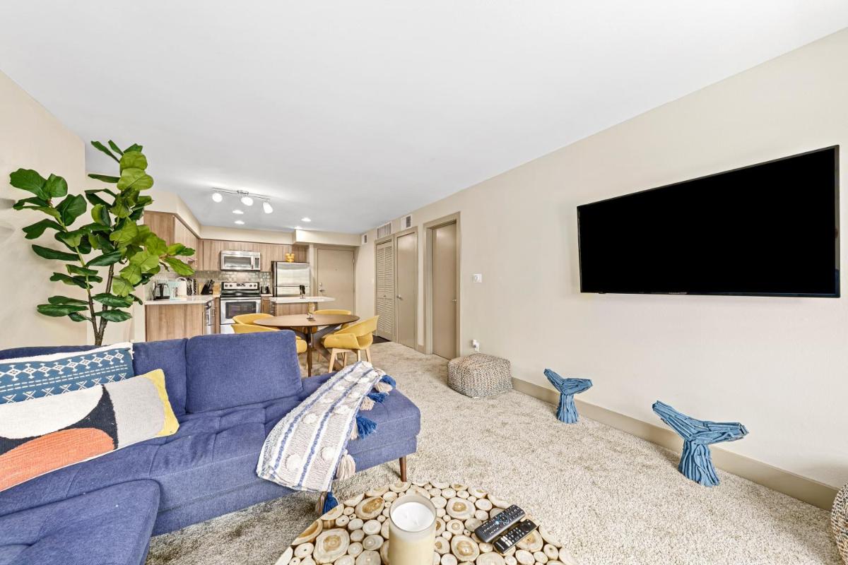 Suitetrails - Beautiful Beachside Apartment With Marina View