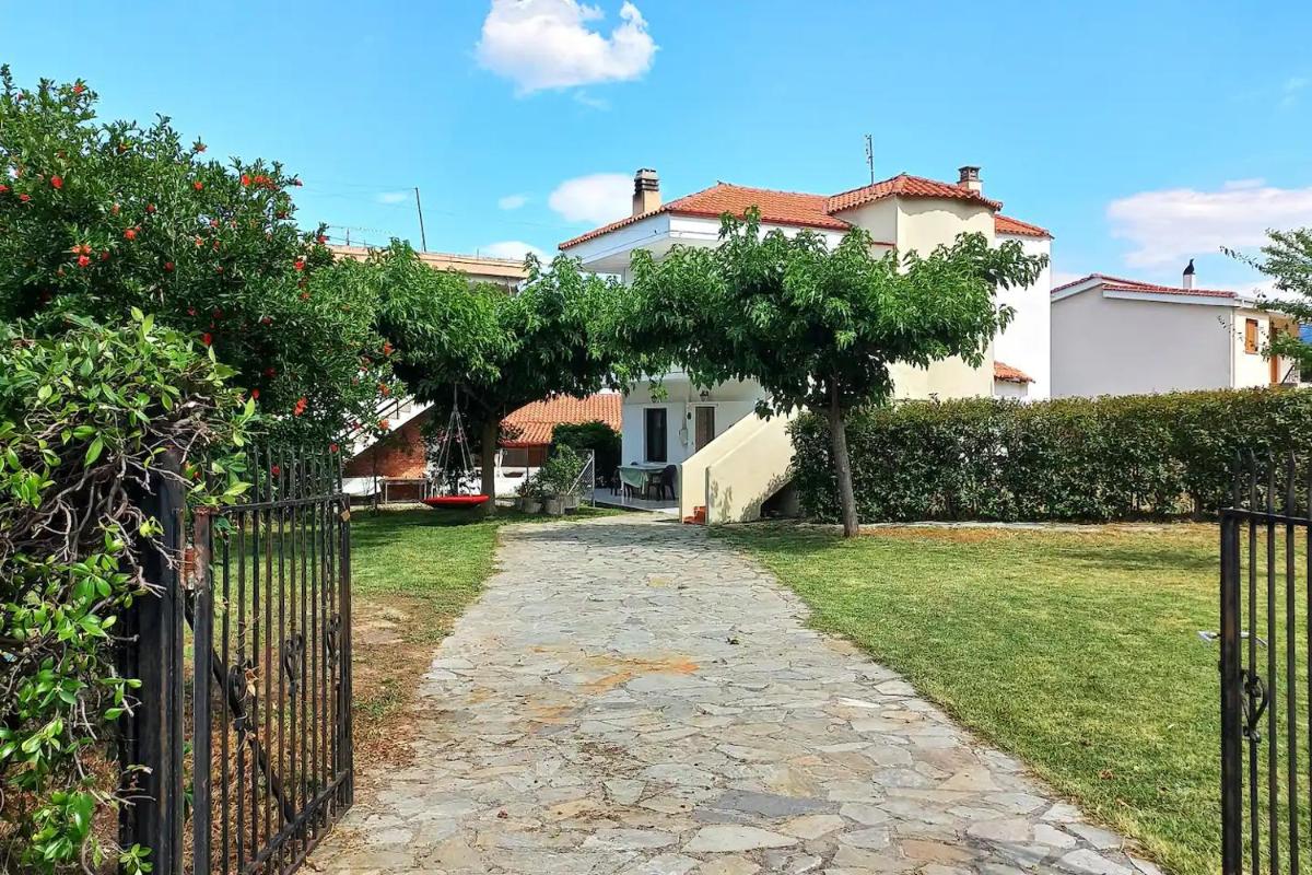 Anavra Cottage Home - Housity