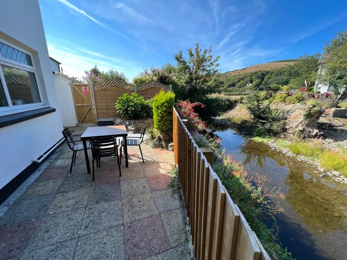 Escapism Wales Gwalia - Housity