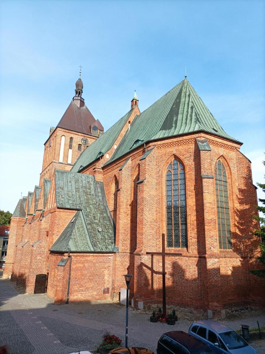 Przy Katedrze - Housity