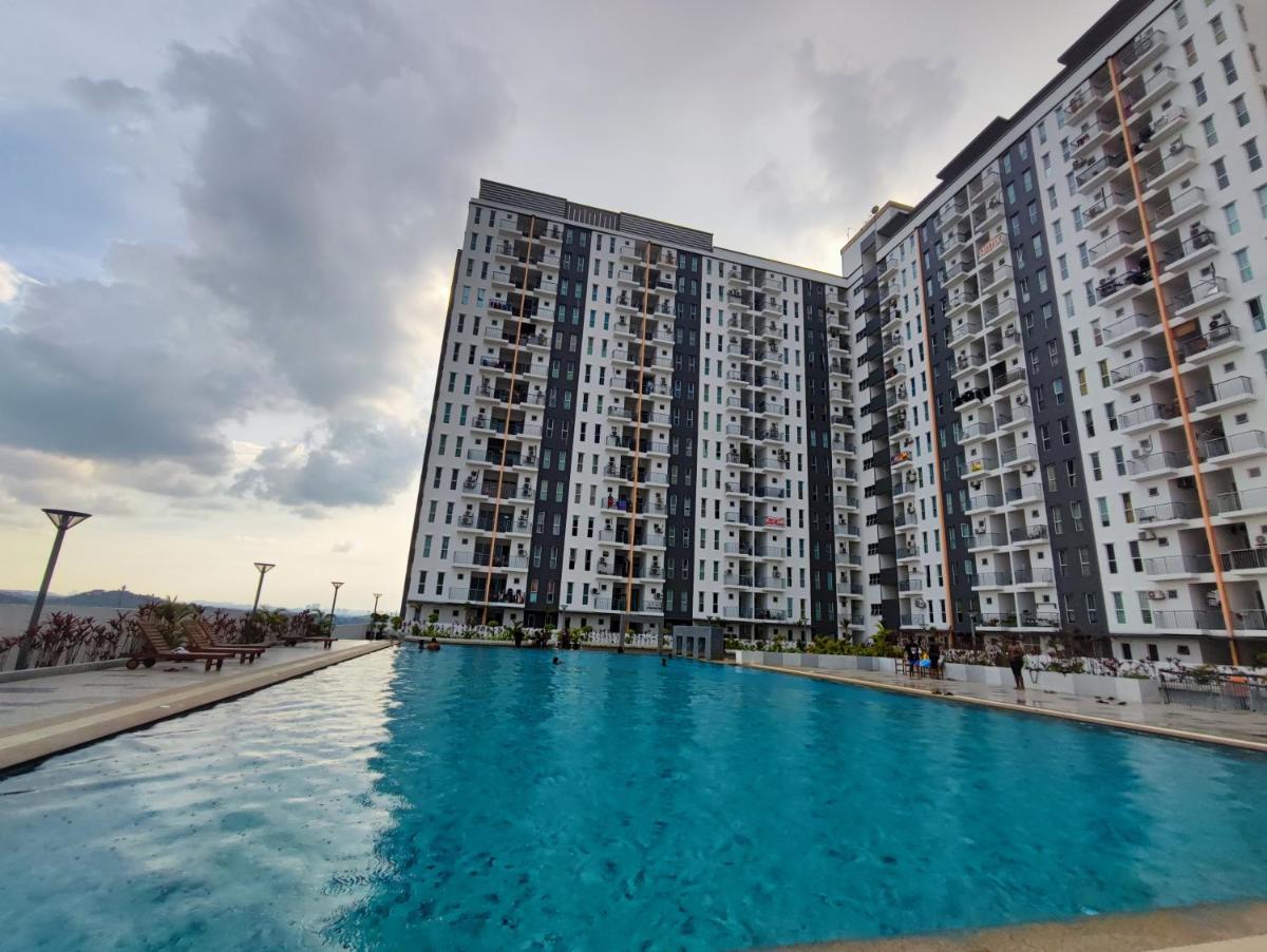 Suitetrails - Homestay Semenyih 3 Bedroom Apartment by Kasyaf