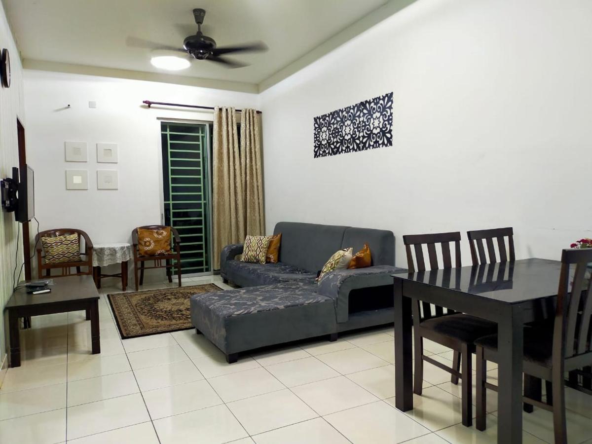 Suitetrails - Homestay Semenyih 3 Bedroom Apartment by Kasyaf