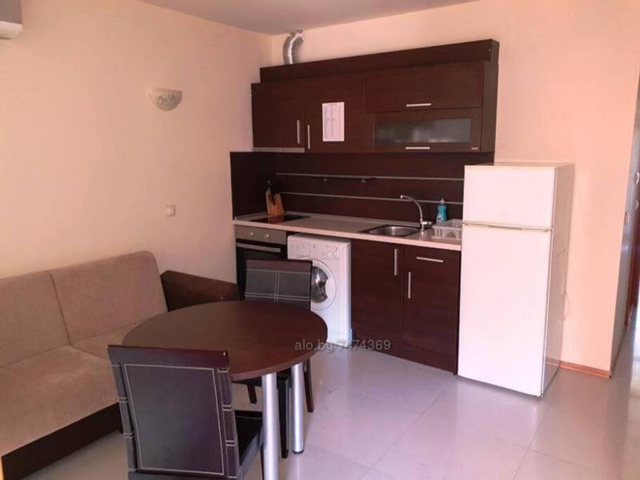 Lovely 1 bedroom condo with pool Green Hills - Housity
