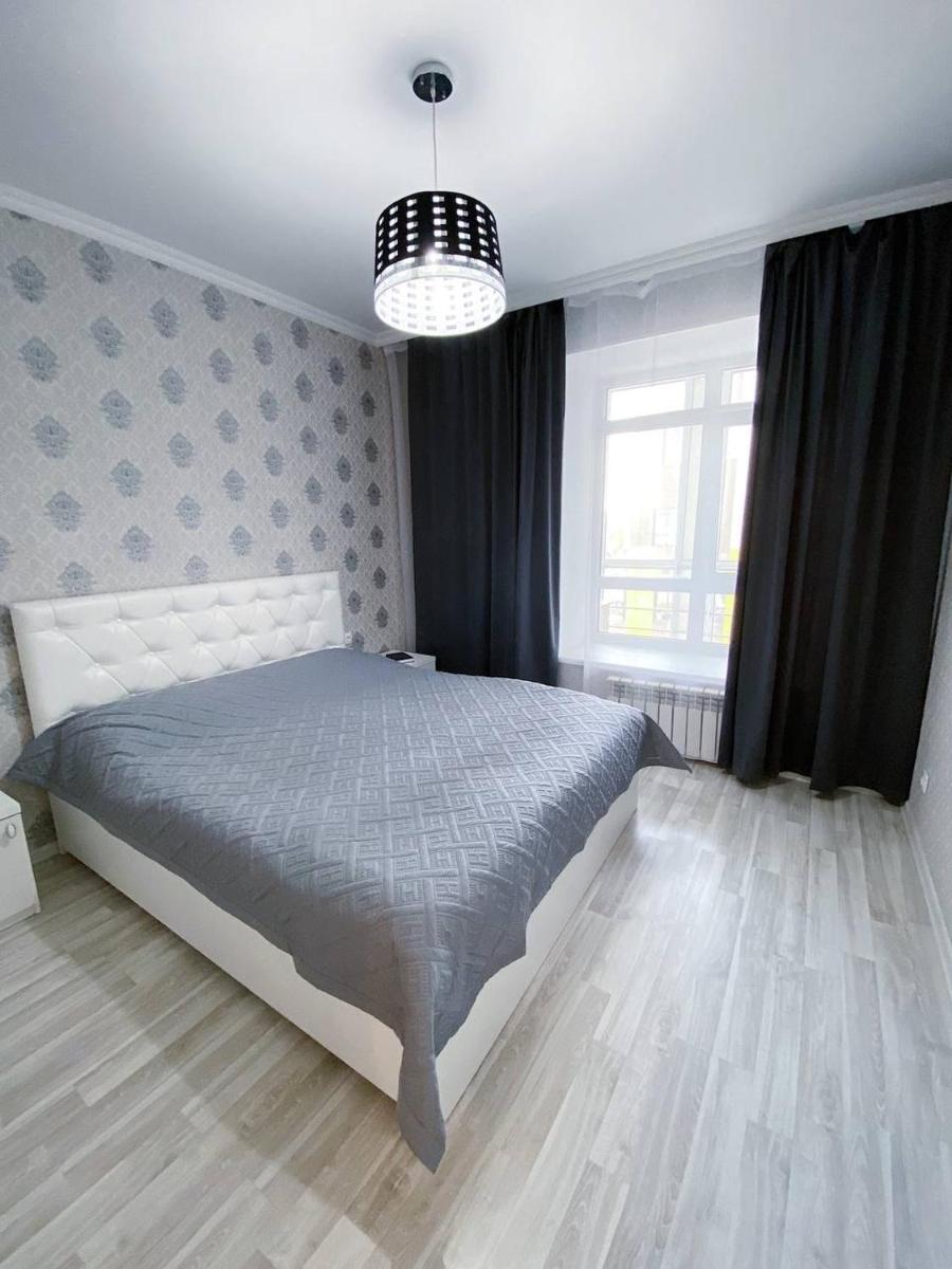 Uiutnaia Kvartira Na Botanicheskom Sadu Cozy Apartament Near The Botanical Garde - Housity